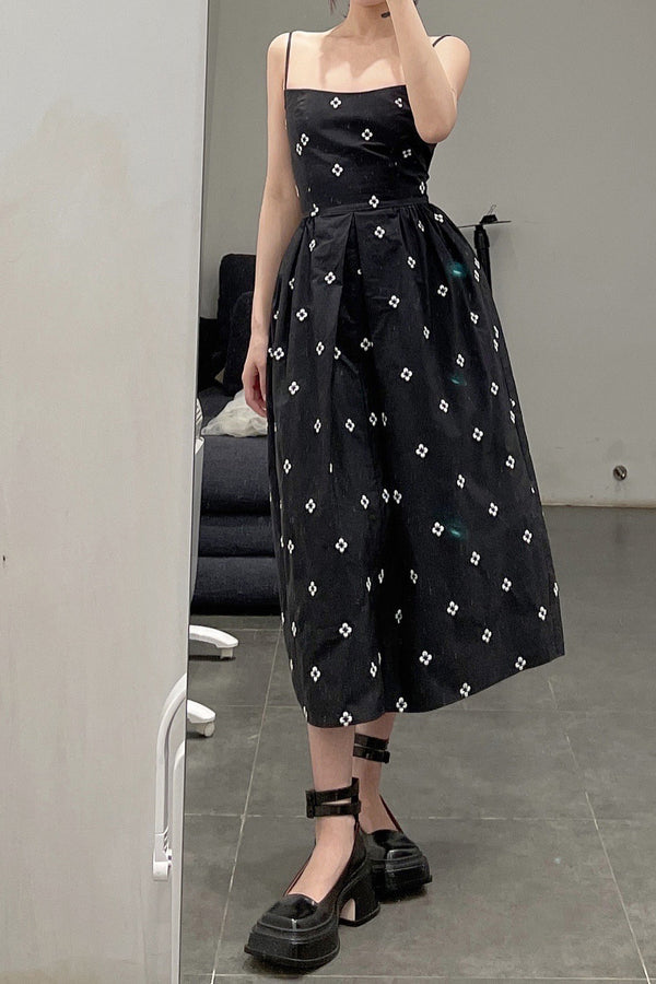 MING MA DR13-BKCN Embroidered Pleated Sling Dress (White Flower)